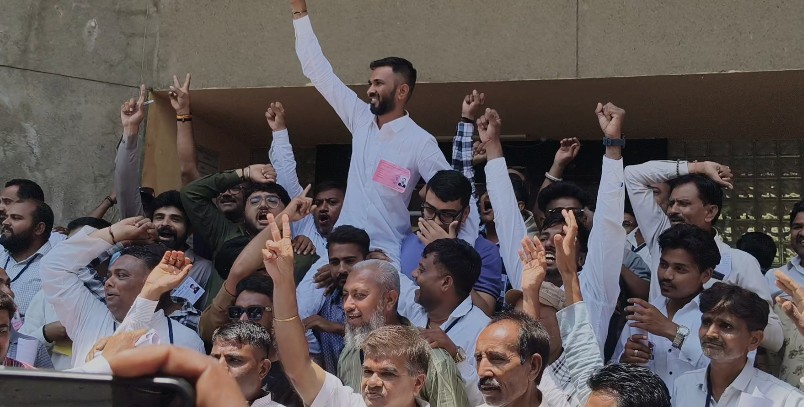 गुजरात निकाय चुनाव : भाजपा के गढ़ में दौड़ी अखिलेश की 'साइकिल', ओवैसी ने भी उड़ाई 'पतंग'