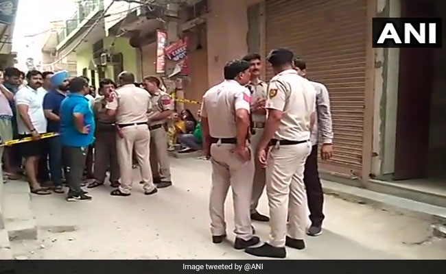 दिल्ली : बुराड़ी में 11 लाशों के पीछे आखिर क्या है रहस्य, अब तक सामने आई हैं ये 7 बातें